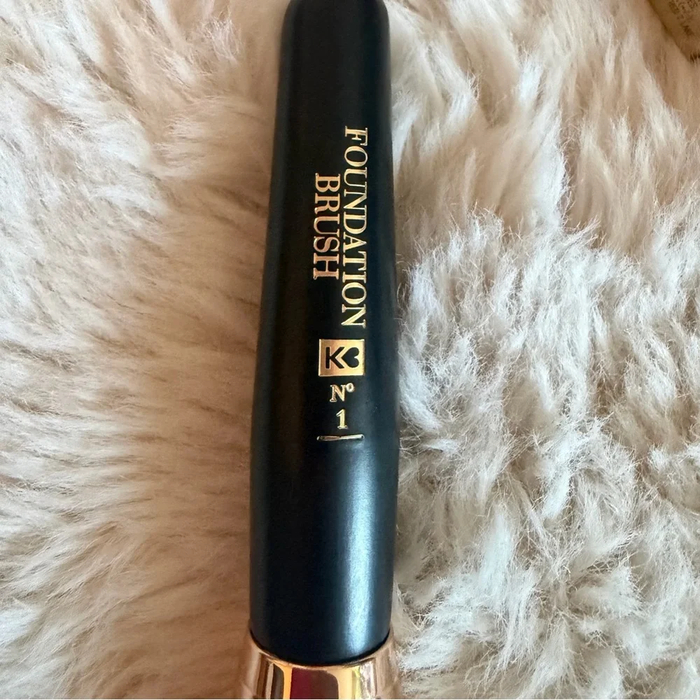 Belle by Kim Gravel Dual-Tip Foundation Brush in Black and Rose Gold
